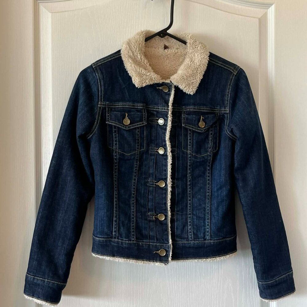 Kut from the Kloth Dark Blue Denim Jacket with Cream Sherpa Collar